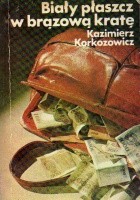 Biały płaszcz w brązową kratę - Kazimierz Korkozowicz